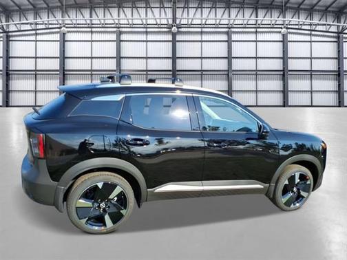 Super Black 2026 Nissan Kicks SR