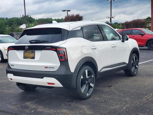 2025 Nissan Kicks SR