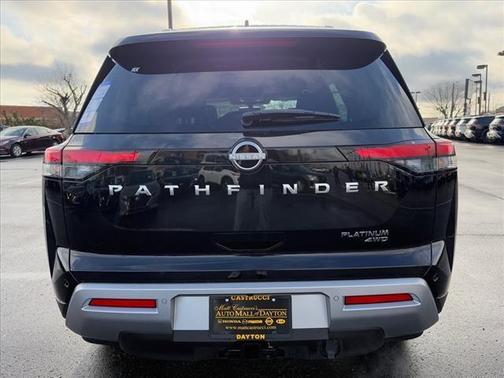 2025 Nissan Pathfinder Platinum