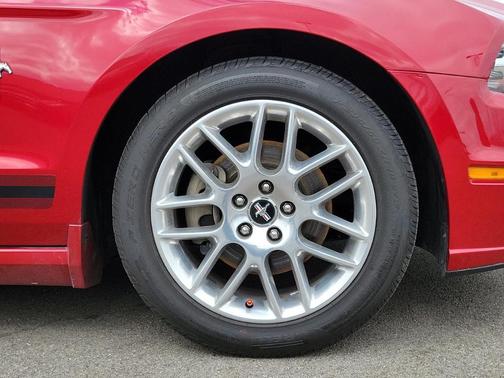 2013 Ford Mustang V6 Premium