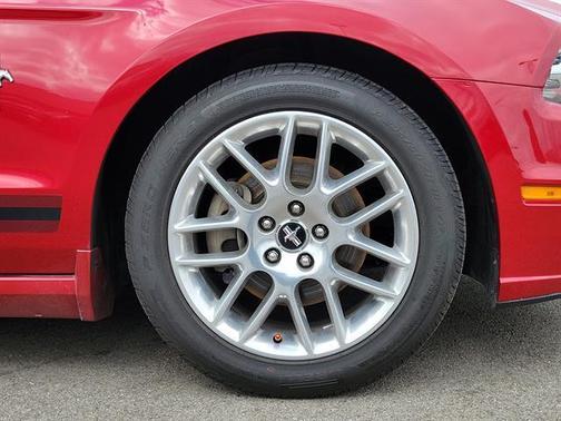 2013 Ford Mustang V6 Premium