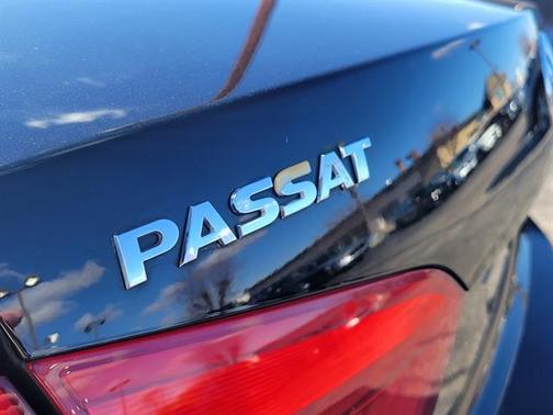 2012 Volkswagen Passat 2.5 SE