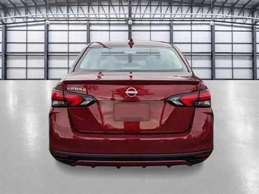 2025 Nissan Versa 1.6 SR