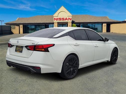 2021 Nissan Altima 2.5 SR