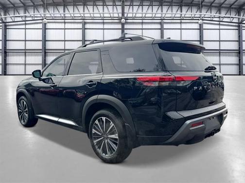 Super Black 2026 Nissan Pathfinder Platinum