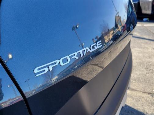 2025 Kia Sportage Hybrid EX