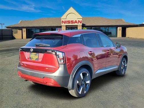 2025 Nissan Kicks SR