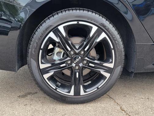 Ebony Black 2024 Kia K5 GT-Line