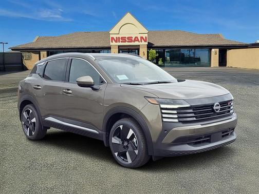 2025 Nissan Kicks SR