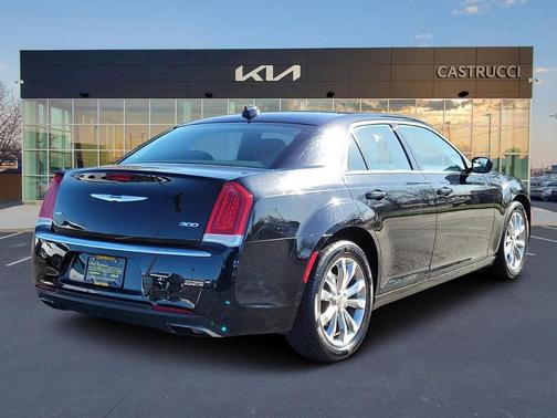 2016 Chrysler 300 Limited