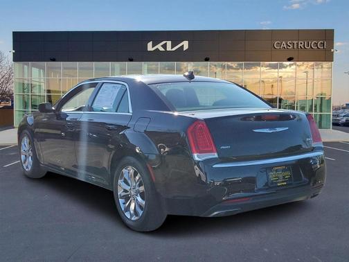 2016 Chrysler 300 Limited