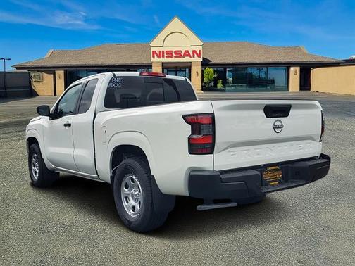 2025 Nissan Frontier S