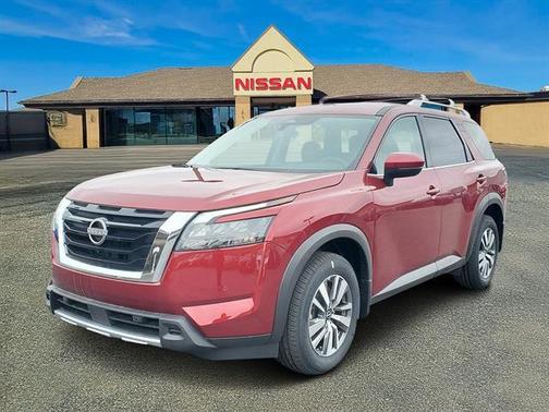2025 Nissan Pathfinder SL