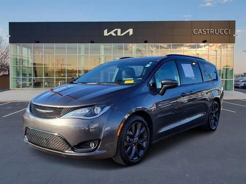 2018 Chrysler Pacifica Touring-L Plus