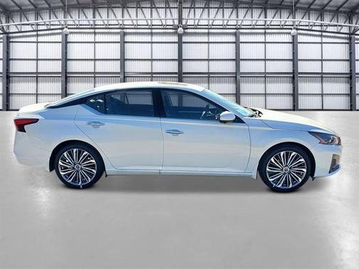 2025 Nissan Altima SL
