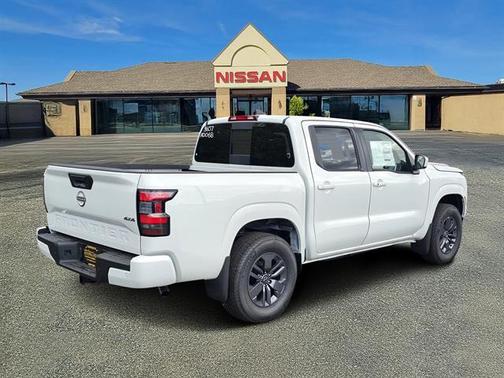 2025 Nissan Frontier SV