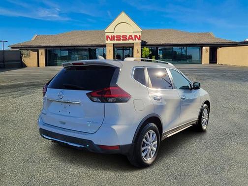 2020 Nissan Rogue SV