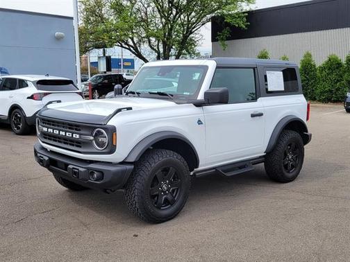 Oxford White 2024 Ford Bronco Black Diamond