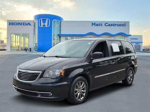 2014 Chrysler Town & Country S