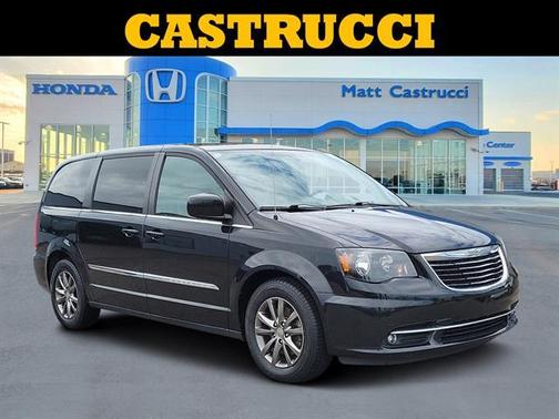 2014 Chrysler Town & Country S