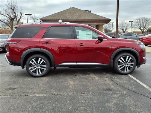 2025 Nissan Pathfinder Platinum
