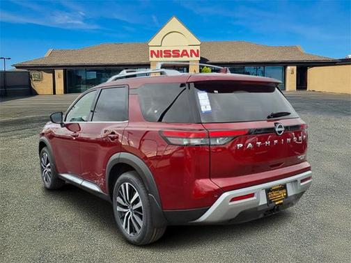 2025 Nissan Pathfinder Platinum