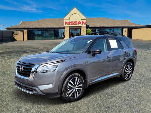 2 Tone Gun / Black Roof 2023 Nissan Pathfinder Platinum
