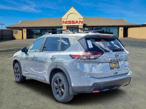 2025 Nissan Rogue Rock Creek