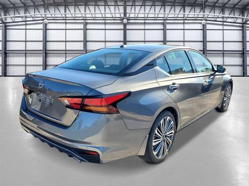 2025 Nissan Altima SL