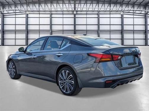 2025 Nissan Altima SL