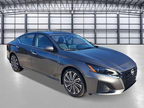 2025 Nissan Altima SL