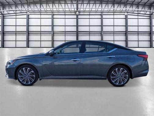 2025 Nissan Altima SL