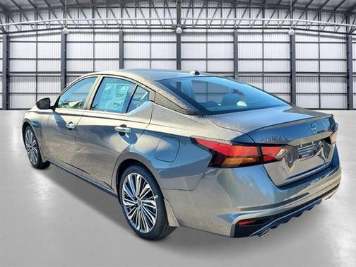 2025 Nissan Altima SL