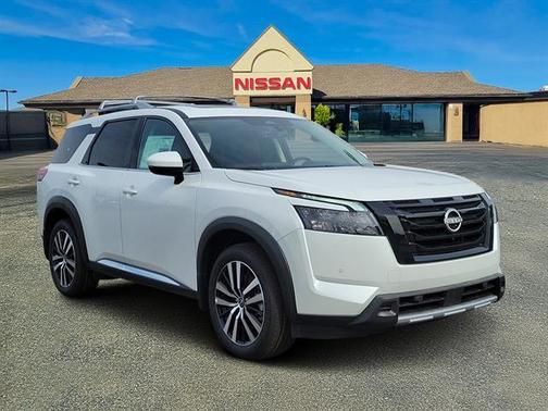 2025 Nissan Pathfinder Platinum