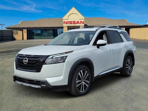 2025 Nissan Pathfinder Platinum