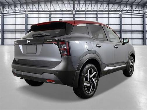 2t Gun Red Roof 2026 Nissan Kicks SV