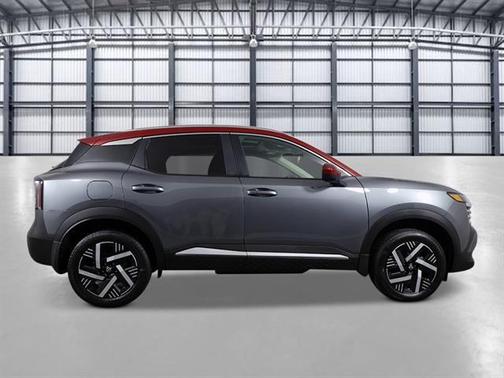 2t Gun Red Roof 2026 Nissan Kicks SV