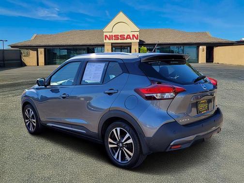 2020 Nissan Kicks SR