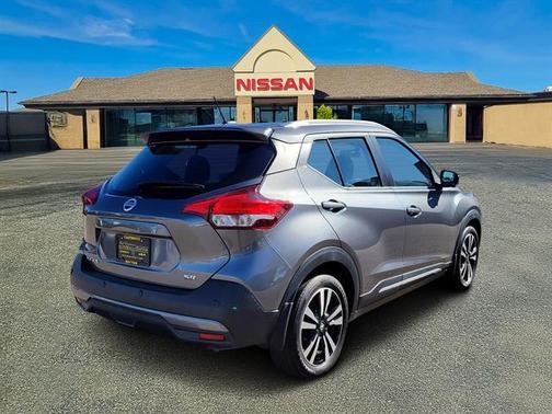 2020 Nissan Kicks SR
