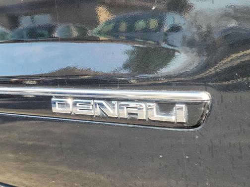 2016 GMC Acadia Denali
