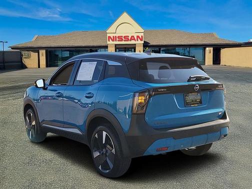 2025 Nissan Kicks SR