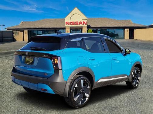 2025 Nissan Kicks SR