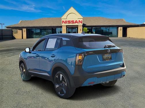 2025 Nissan Kicks SR