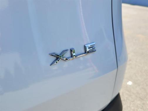Wind Chill Pearl 2024 Toyota Grand Highlander XLE