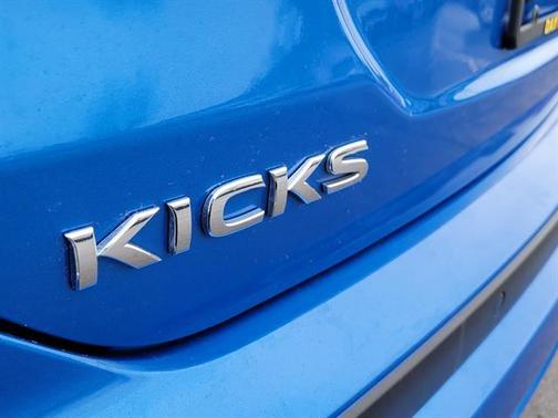 Electric Blue Metallic 2023 Nissan Kicks SR