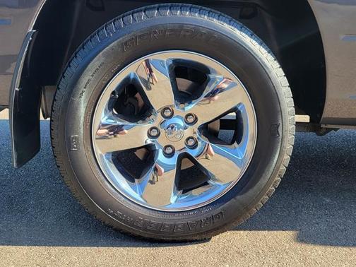 Granite Crystal Clearcoat Metallic 2018 RAM 1500 Big Horn