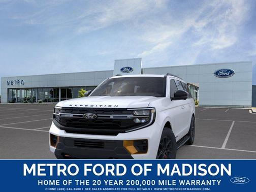 Star White Metallic Tri-Coat 2025 Ford Expedition Tremor