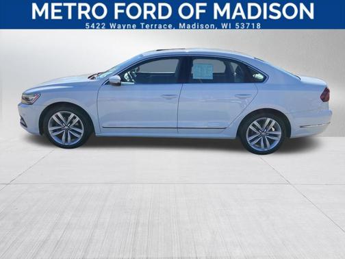 2017 Volkswagen Passat 1.8T SE w/Technology