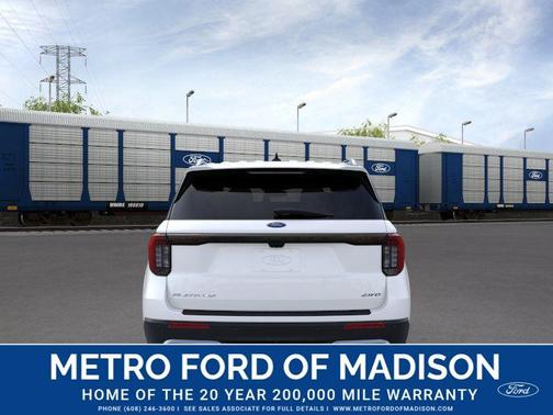 Star White Metallic Tri-Coat 2026 Ford Explorer Platinum
