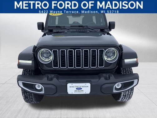 2025 Jeep Wrangler 4-Door Sahara 4x4